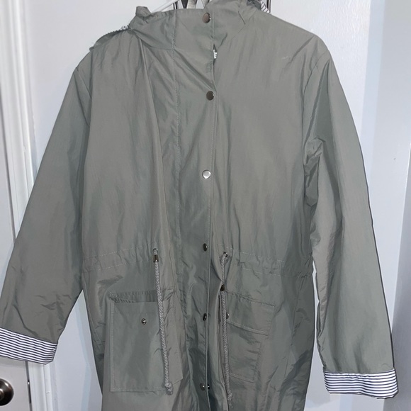 Grey w/ navy strips Windbreaker Jacket - Picture 1 of 3